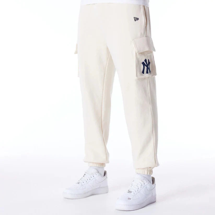 60564872 - Pantaloni - New Era